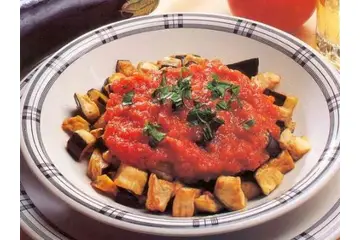 Domatesli Patlıcan Yemeği Tarifi ve Malzemeleri